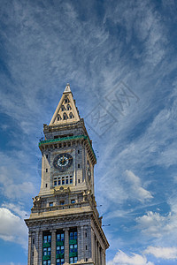 波士顿天空的旧时钟塔图片