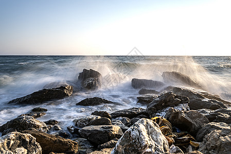 土耳其伊兹密尔州塞费里希萨多干贝蓝色支撑海岸天空海浪海景岩石假期运动戏剧性图片