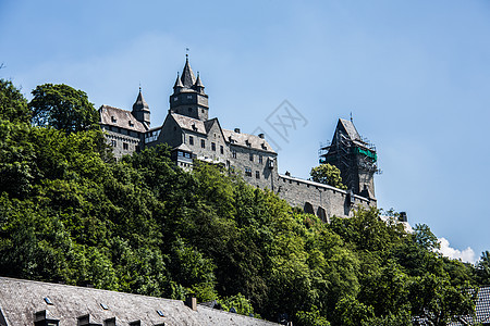 M的阿尔特纳城堡山刺庄园大门建筑灰色天空防御石头堡垒石工图片