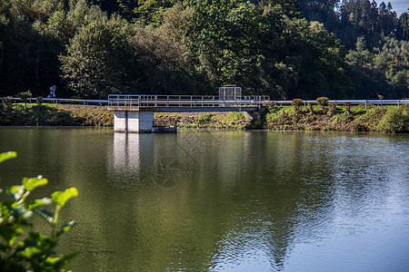 伯吉切地的阿格大坝湖景饮用水绿色湖泊取水水库该死反思蓝色图片