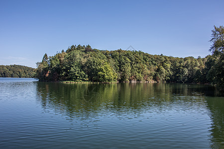 Bergische地区Neye大坝绿色石头反思湖景蓝色天空水库屏障饮用水水量图片