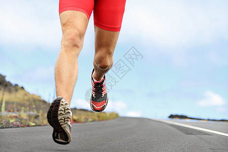 跑步运动鞋和腿图片