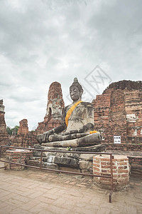 佛像在泰国阿尤塔亚的瓦特马哈特Wat Mahadh地方寺庙文化废墟旅行目的地宗教旅游雕像图片