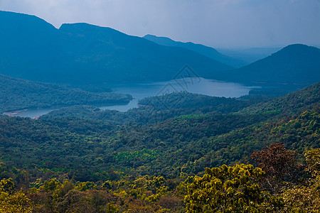 戈阿湖和山丘的景象旅游山岭爬坡山峰低温摄影天空蓝色全景旅行图片