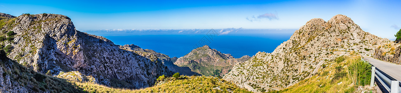 西班牙地中海马略卡岛上的山景全景图片