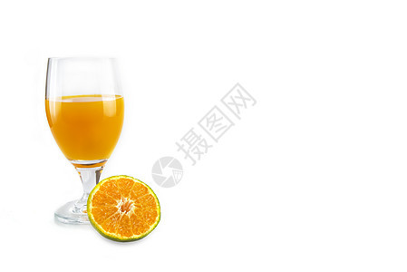 一杯新鲜的橙汁 加一片切橙子图片