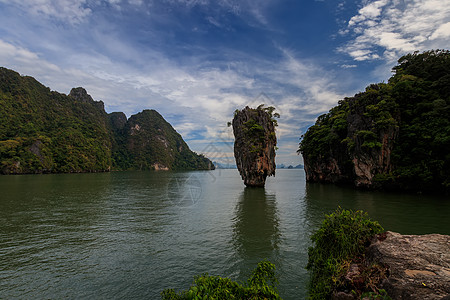 著名的詹姆斯邦德岛的岩石悬崖天空海岸风景岩溶石灰石旅行纽带海滩旅游图片