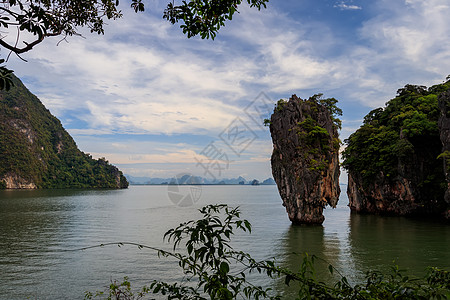 著名的詹姆斯邦德岛的岩石海滩悬崖海洋热带异国旅游蓝色海岸旅行风景图片