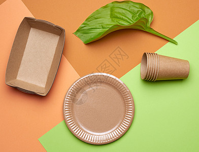 棕色手工艺纸和再生马的废纸用具食物盘子环境绿色杯子回收厨房餐具午餐生态图片