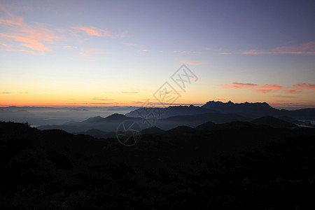 高山风景 道朗 清道照片森林环境蓝色天空公园旅行日落薄雾地平线图片