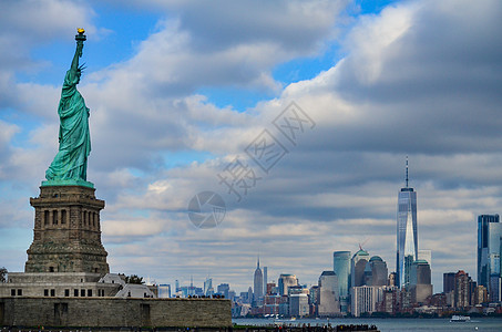 自由女神像 在美国纽约市旅游旅行纪念碑世界国家蓝色天空城市历史贸易图片