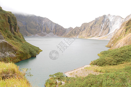 菲律宾桑巴莱斯Pinatubo湖碎屑火山旅游冒险绿色首脑礼士远足蓝色衬套图片