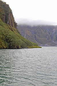 菲律宾桑巴莱斯Pinatubo湖登山旅游远足首脑蓝色衬套陨石礼士火山口冒险图片