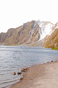 菲律宾桑巴莱斯Pinatubo湖陨石岩石登山火山绿色旅游碎屑蓝色首脑火山口图片