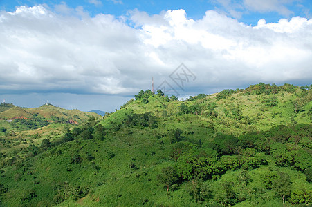 菲律宾里扎尔San Mateo环山山脉场景白色绿色蓝色树叶天空树木图片
