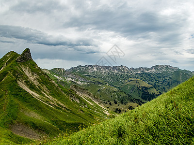 在阿尔高的Nebelhorn高山山顶日出爬坡森林冒险旅游日落全景旅行图片