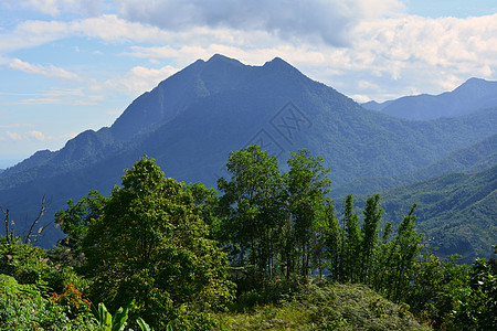 马来西亚萨巴Saba的基纳巴卢山风景图优势遗产场景蓝色旅行旅游天空公园绿色国家图片