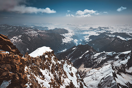 Monte Rosa 山丘地貌的阿尔卑斯山冰雪蓝色全景顶峰山脉高山岩石冰川滑雪旅行白色图片