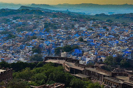 焦特布尔的鸟瞰图 这座蓝色城市展示了印度拉贾斯坦邦焦特布尔堡的蓝色房屋村庄奢华建筑学历史旅行房子旅游建筑文化爬坡图片