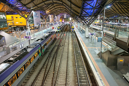 澳大利亚墨尔博恩州     2015年11月陆地地铁站速度文化地铁街道都市旅游时间商务图片