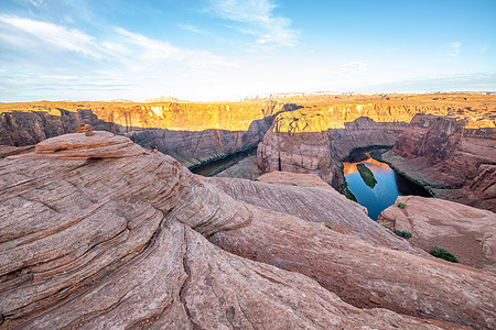 日落时马蹄本德岩石 美国佩奇旅行国家场景地标悬崖蓝色沙漠侵蚀旅游地方图片