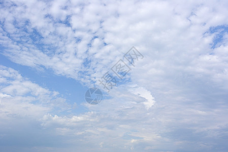 美丽的蓝色天空 有云天堂阳光气氛气象天气多云气候白色背景图片
