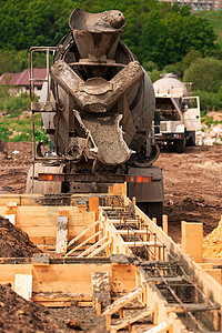 水泥或混凝土用自动泵制成的立体工作技术液体混合器固井工人基础设施项目金属碎石就业图片
