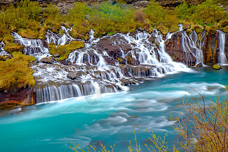 极小的Hraunfossar坠落 冰岛图片