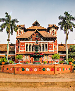 纳皮尔博物馆是艺术和自然历史 它是一个萨拉塞文化建筑 位于印度首都喀拉拉邦的博物馆图片