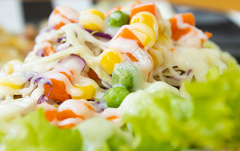 维珍或蔬菜沙拉 配有美乃滋香味饮食橙子食物早餐玉米味道素食食谱午餐图片