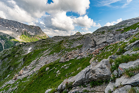 在奥地利沃拉尔贝格的莱克伦山上 飞速攀登冒险假期远足顶峰旅行水库娱乐孤独全景晴天图片