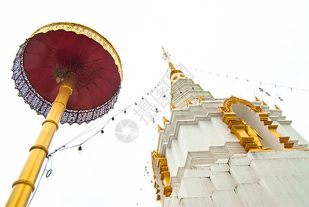 清迈泰国佛教寺庙塔台建筑学景点游客艺术国王文化地标仪式天空金子图片