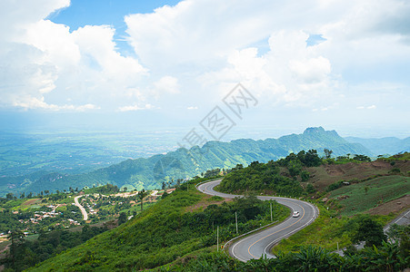 晨雾中的山坡小路公园城市沥青顶峰岩石全景场地假期旅行图片