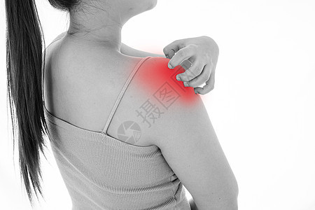 女性在带有红点的孤立白色背景上抓伤肩膀的黑白镜头 广告概念的医疗 保健背景图片