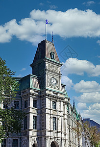 石头建筑的时钟塔图片