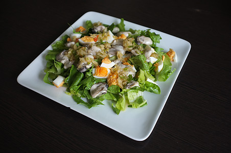 食用泰国餐厅的海鲜菜菜单 Thai药草桌子牡蛎海鲜食物营养烹饪奢华起动机饮食美食图片