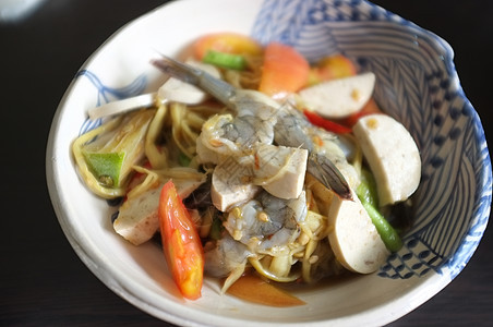 与越南猪肉卷和虾 泰国食物的木瓜沙拉饮食盘子猪肉美食模板蔬菜午餐烹饪餐厅文化图片