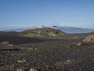冰岛冰山地貌 有艾雅夫贾亚拉乔库尔冰川舌 蓝河流和绿山 Fjallabak自然保护区 冰岛火山旅游爬坡自然保护区冒险苔藓自然远足图片