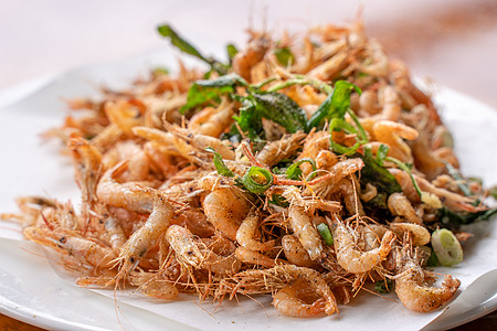 虾虾虾 大型虾Niponense街道桌子盐渍食物沼虾味道小吃盘子午餐木头图片