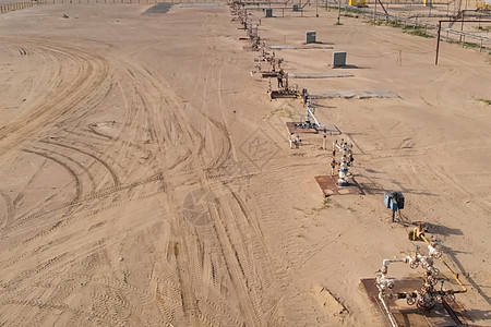 油田的油井 油井类天气天然气看法矿产观点资源维修抽油机矿物摄影图片