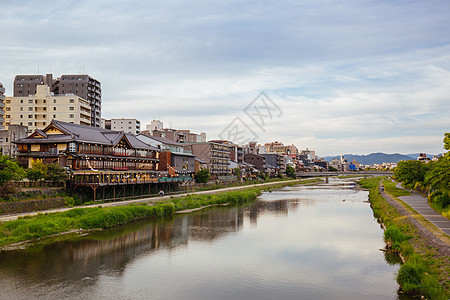 日本京都的房子旅行风景旅游天空河岸日落历史地标城市图片
