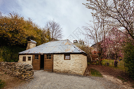 位于新西兰的中华居民点风景树木建筑公园建筑物历史性历史黄金开采小屋图片