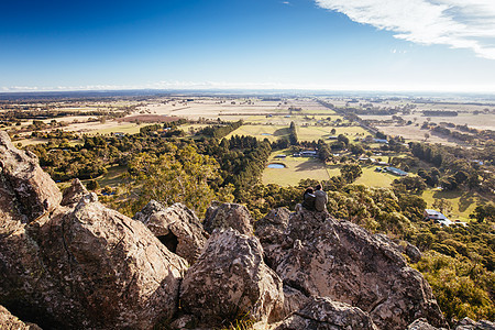 澳大利亚马塞登山脉的吊岩崎岖侵蚀旅游纪念碑远足荒野丛林国家巨石森林图片