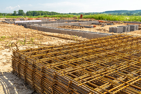 用于建造家庭住房的铁板盖网格水泥铸件建筑建筑学制造业边界工程格子力量图片