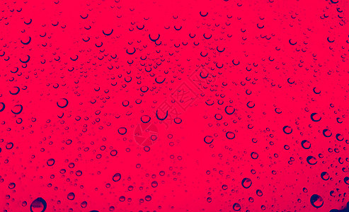 夏季的雨天反射水滴天气雨滴玻璃风暴气泡窗户雷雨液体图片