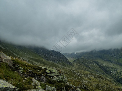 自然公园中Meraner土地的Sponser湖岩石远足风暴运动冒险雷雨蓝色石头娱乐天空图片