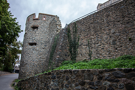 达姆施塔特附近的弗兰肯斯坦堡垒遗迹城垛城堡防御墙壁魔术师石工图片