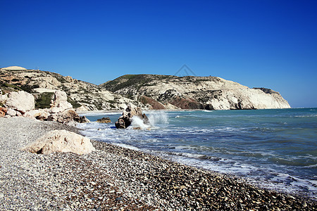 Aphrodites Rock 塞浦路斯 一个流行旅游目的地的海岸线l支撑岩石海岸新月场景海景蓝色海滩水平风景图片