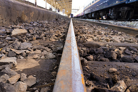 铁生锈的铁路轨道火车的铁路旅游金属乡村车站运输碎石石头图片