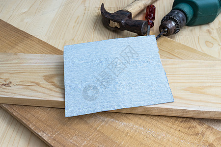 木制纸纸 为手工艺准备木板表面粮食工作工具砂纸工业床单抛光工艺木头图片